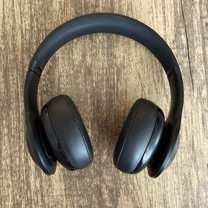 JBL Everest 300 On-Ear Headphones